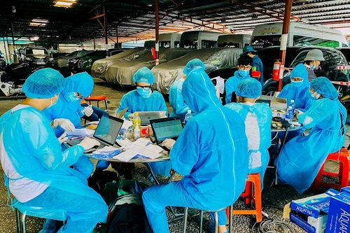 ĐBQH thông tin về việc chậm trả phụ cấp cho nhân viên y tế đi hỗ trợ chống dịch, Bộ Y tế vào cuộc