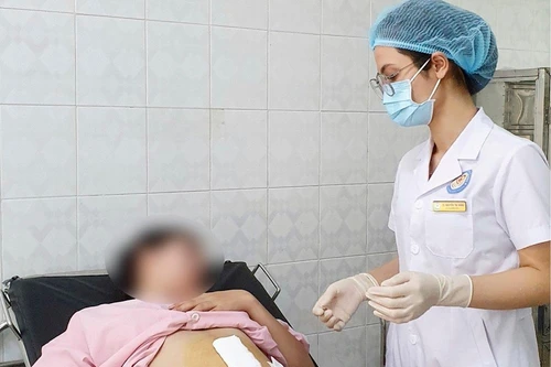 Cô gái 17 tuổi bị vỡ tử cung, thai chết lưu ở tuần 19 do… có 2 tử cung