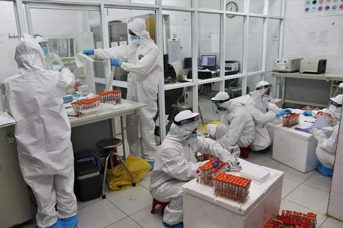 Giữa tâm dịch Covid-19 ở Hải Dương: Thăm "đại bản doanh" phân loại, truy vết SARS-CoV-2