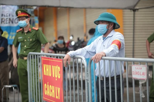 Một cán bộ tư pháp ở Thường Tín dương tính SARS-CoV-2 do tiếp dân đến làm giấy tờ 