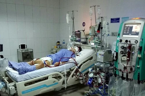 Lần đầu tiên bệnh viện tỉnh dùng "ECMO kép" để cứu bệnh nhân thập tử nhất sinh