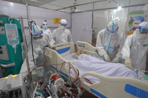 Số bệnh nhân tử vong do Covid-19 tại Việt Nam vượt mốc 18.000