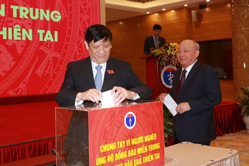 Quyền Bộ trưởng Y tế kêu gọi toàn ngành y sẻ chia, hướng về miền Trung ruột thịt