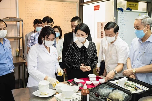 Kiểm tra an toàn thực phẩm tại các bếp ăn phục vụ đại biểu Quốc hội dự kỳ họp thứ 5