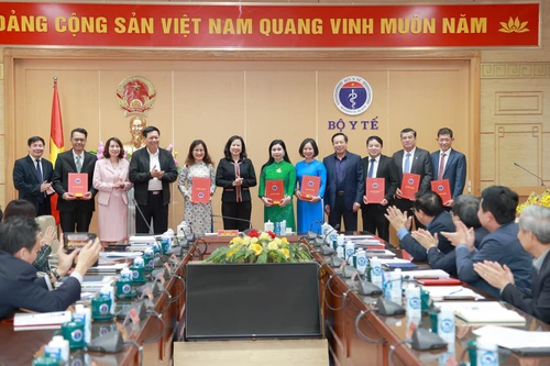 Bộ Y tế bổ nhiệm 2 Vụ trưởng và 5 Phó Cục trưởng, Phó Vụ trưởng