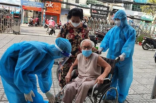 3.201 ca Covid-19 sáng 2-8, TP.HCM đã được phân bổ 3 triệu liều vaccine