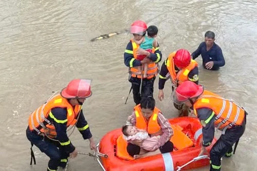 Xuất cấp ngay hàng dự trữ quốc gia đến vùng mưa lũ miền Trung, giao nhận hàng 24/24h