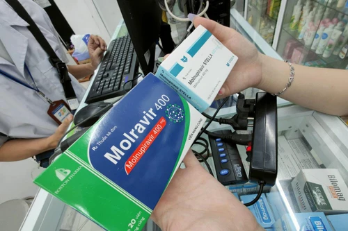 Người bệnh Covid-19 có thể mua thuốc Molnupiravir không cần bác sĩ kê đơn nhưng phải ký cam kết