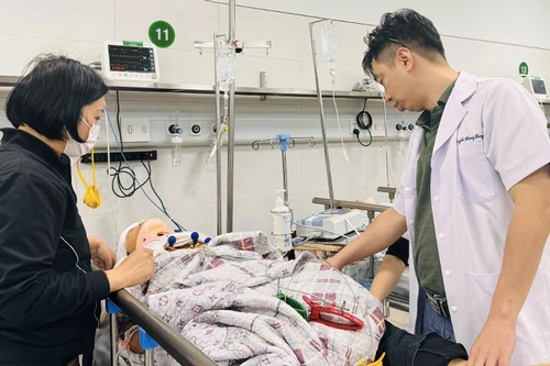 Vụ sập trần lớp học ở Nghệ An: Nữ học sinh bị chấn thương nặng nhất có thể bị liệt