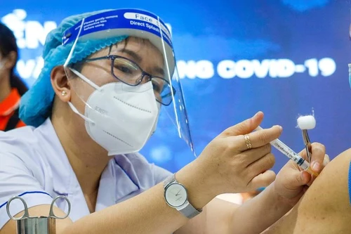 Hà Nội: Đặc biệt ưu tiên tiêm mũi 3 cùng loại vaccine với người đã tiêm 2 mũi AstraZeneca