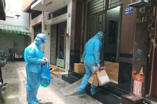 Hà Nội ghi nhận thêm 13.323 ca Covid-19, hơn 1.000 bệnh nhân nặng