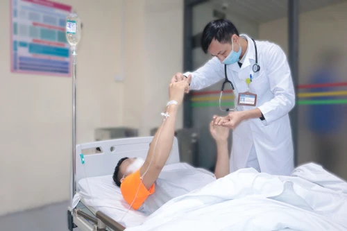 Đang chơi thể thao ngoài trời lạnh, nam thanh niên 34 tuổi ở Hà Nội bất ngờ đột quỵ 