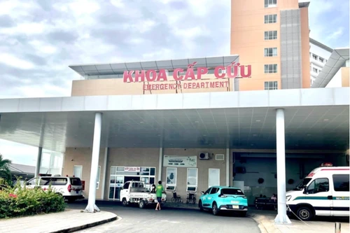 Bốn người nhập viện, một nguy kịch nghi ngộ độc rượu sau khi ăn uống tại quán Bánh canh cá lóc