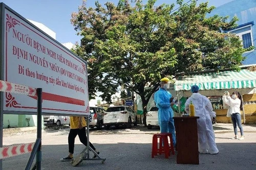 53 nhân viên y tế là F1 của bệnh nhân Covid-19 ở Bệnh viện E âm tính lần 1