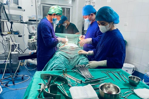 Cứu sống sản phụ nguy kịch do thai ngoài tử cung vỡ, mất 3 lít máu