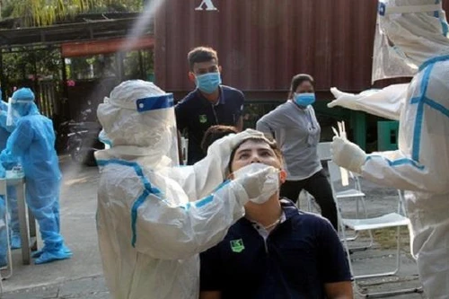 Hà Nội: Một bảo vệ khu công nghiệp Thăng Long dương tính, xét nghiệm khẩn 1.500 công nhân