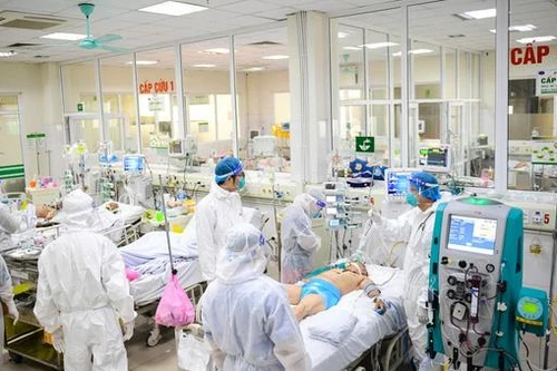 0,3% bệnh nhân Covid-19 tại Hà Nội tử vong, 27% có triệu chứng mức trung bình và nặng