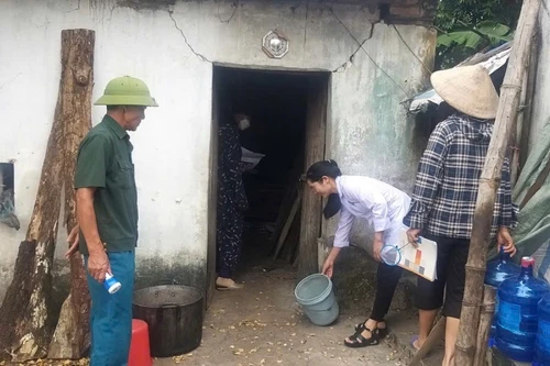 Ngập lụt ở Hà Nội: Hơn 500 người mắc bệnh về da, 117 ca mắc bệnh mắt…