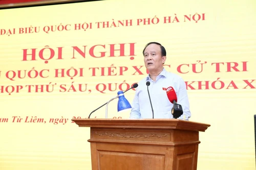 Cử tri Hà Nội đề nghị nghiên cứu điều chỉnh sách giáo khoa, quản lý việc dạy thêm