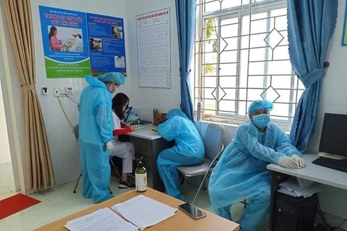 Những mảnh ghép đầy cảm xúc trong bức tranh chống Covid-19 tại tâm dịch Hải Dương và Quảng Ninh