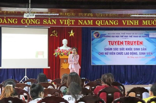 Tư vấn sức khoẻ sinh sản, tránh mang thai ngoài ý muốn cho cán bộ và nữ sinh viên đại học