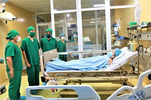 12 giờ sau ca ghép thận ở Bệnh viện Xanh Pôn, hai bệnh nhân đã hồi phục tốt