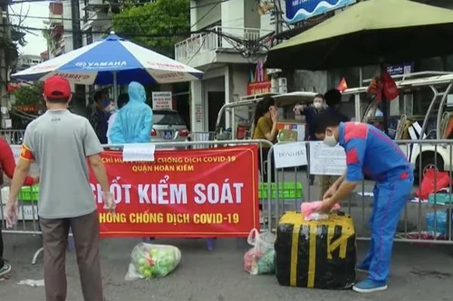 Chiều 4-8, Hà Nội thêm 14 ca Covid-19 mới, vẫn có nhân viên giao thực phẩm dương tính