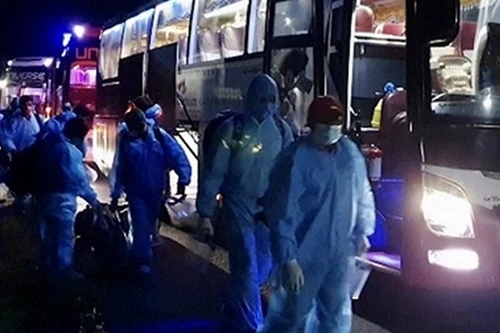 Nóng: Lại thêm 9 chuyên gia Ấn Độ nhập cảnh Việt Nam mắc Covid-19