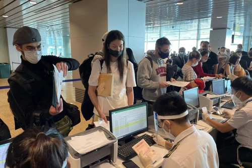 Từ 0h đêm 15-5, chính thức dừng yêu cầu phải xét nghiệm Covid-19 trước khi nhập cảnh