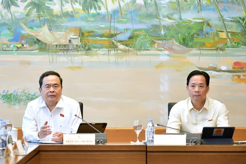 Chủ tịch Quốc hội: Giá nhà ở hiện nay cao gấp 25 lần thu nhập bình quân đầu người ở đô thị