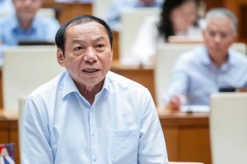 Bộ trưởng Nguyễn Văn Hùng: Đã đề nghị sớm giải tỏa vườn cây, lều quán quanh cột cờ Hà Nội