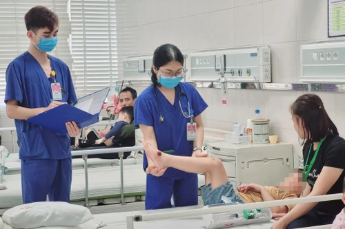 Cực hiếm gặp: Bé trai 7 tuổi bị nhồi máu não, bất ngờ yếu liệt tứ chi