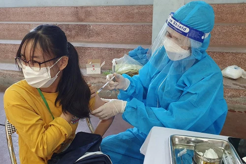 Số mắc Covid-19 ở Nghệ An tăng mạnh, cả nước thêm 16.815 ca