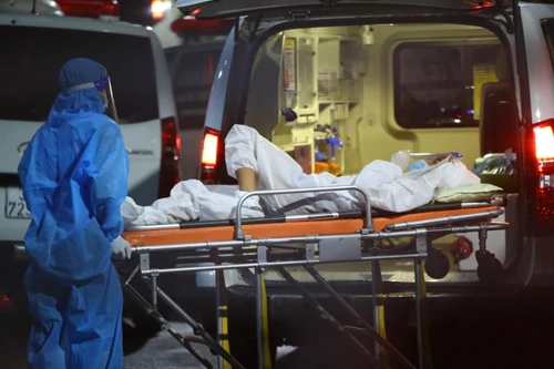 Hà Nội tiến gần mốc 5.000 ca Covid-19 ngày, điều chỉnh phân luồng điều trị