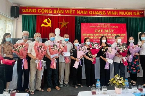 Hà Nội biểu dương 100 người cao tuổi vận động con cháu thực hiện tốt chính sách dân số