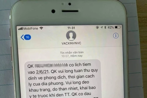 Nhiều người nhận được tin nhắn mập mờ từ đầu số “VACXINVNVC” thông báo đi tiêm chủng