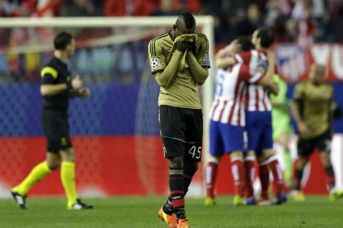 AC Milan thua tan nát, Serie A sạch bóng ở Champions League