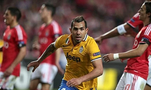 Tevez ghi bàn sau 5 năm "tịt ngòi", Juve vẫn thua