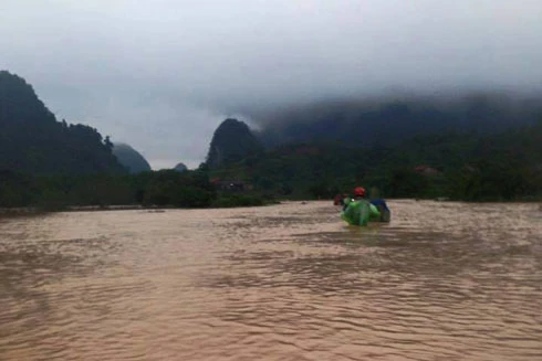 Mưa lũ lớn ở Quảng Bình: Một người mất tích 