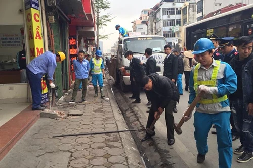 Hà Nội ban hành Quy tắc ứng xử công cộng: Khuyến cáo không chiếm dụng vỉa hè