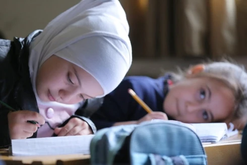 Xúc động ngắm những nụ cười tự nhiên của trẻ thơ Syria