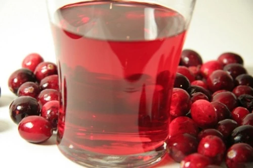 Sự thật uống nước ép nam việt quất chữa nhiễm trùng tiểu