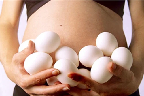 Tại sao phụ nữ mang thai nên ăn trứng?