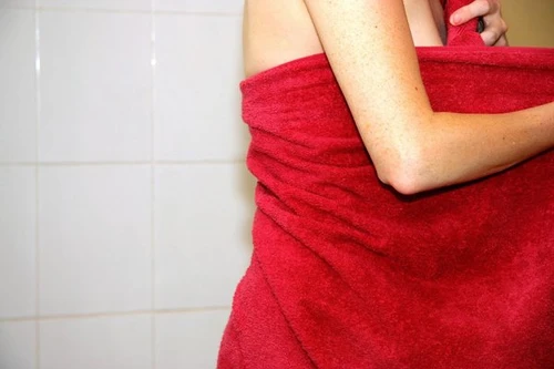 Coi chừng ổ vi khuẩn trong khăn tắm