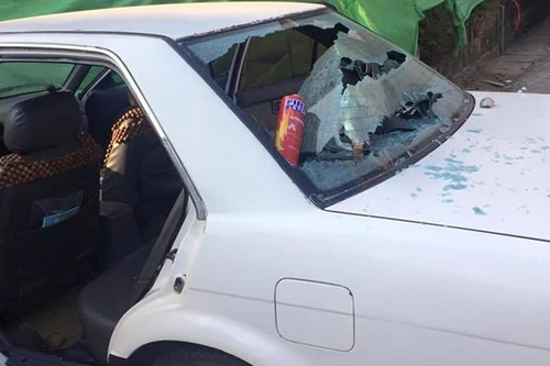 Bình cứu hỏa phát nổ do để ô tô ngoài trời nắng