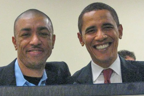 Em trai Tổng thống Obama suýt bị lừa