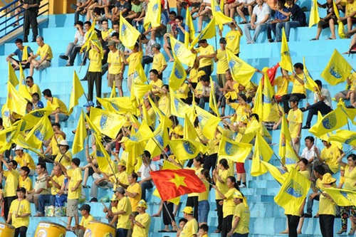 Để sân Hàng Đẫy đầy chặt khán giả 