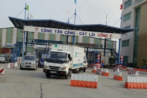 Xe container va chạm xe máy, 2 người tử vong lúc rạng sáng