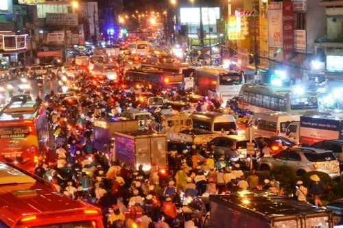 Thêm hình ảnh TP.HCM biến thành sông sau trận mưa lớn