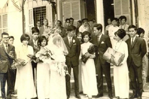 Mùa cưới chưa xa 